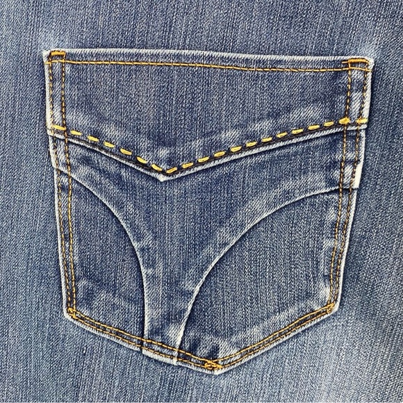 Levi’s 512 Perfectly Shaping Casual Straight Leg Denim Jeans - Picture 9 of 16